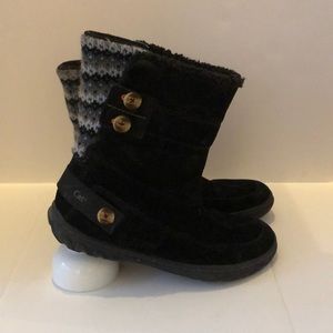 Cat (caterpillar) short pull-on suede boots with sweater detail at the b…